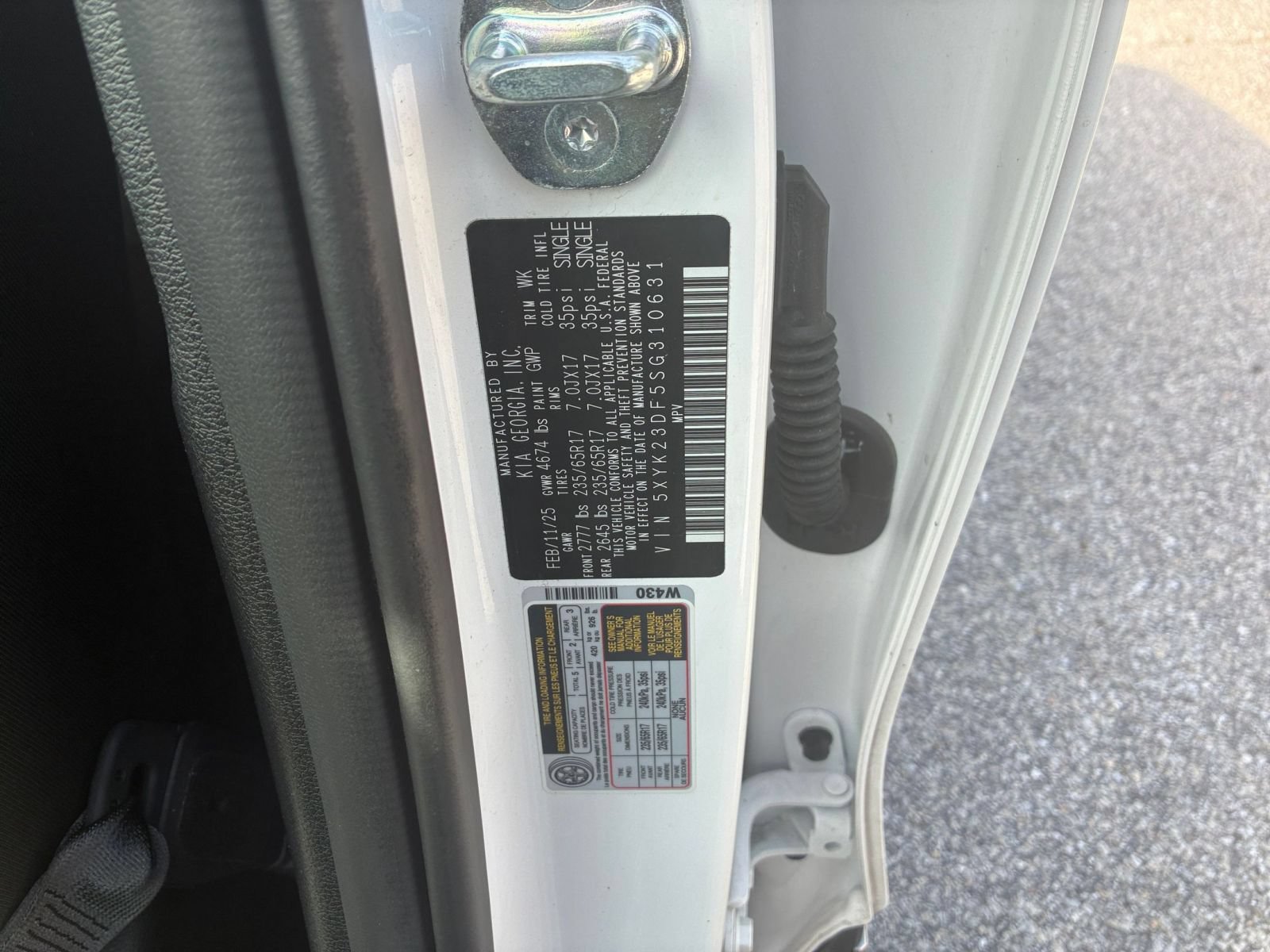 Used 2025 Kia Sportage LX FWD image 23
