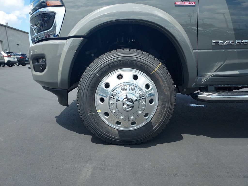 New 2026 RAM 5500 4x4 Crew Cab w/ Laramie Trim Package image 10