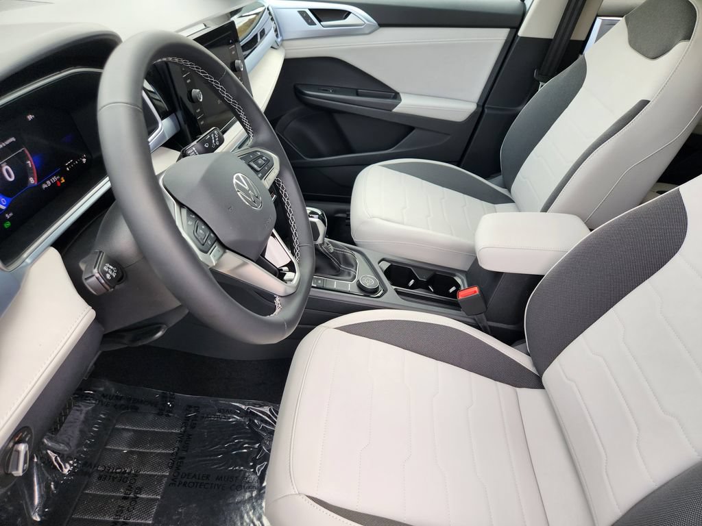 New 2026 Volkswagen Taos SE AWD/4WD image 3