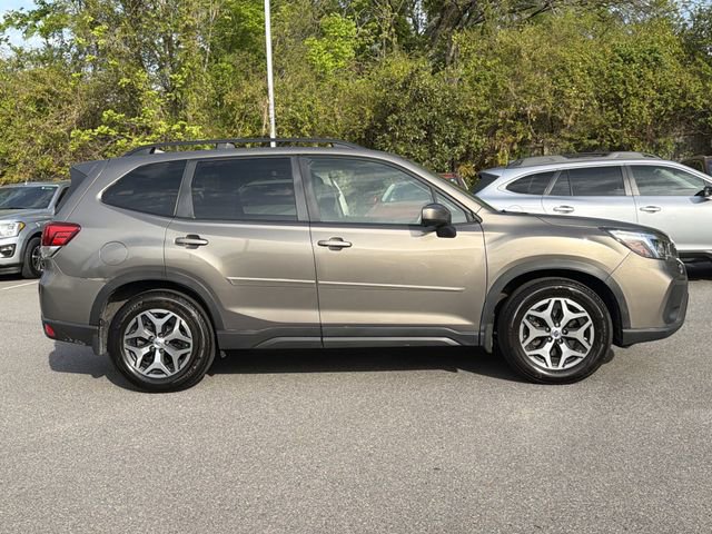Used 2020 Subaru Forester Premium image 2