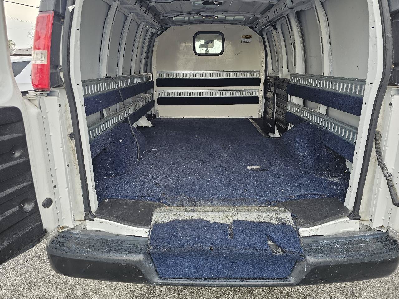 Used 2019 Chevrolet Express 2500 RWD image 17