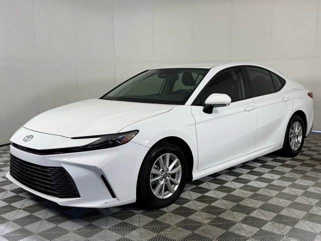 Used 2025 Toyota Camry LE FWD video 2