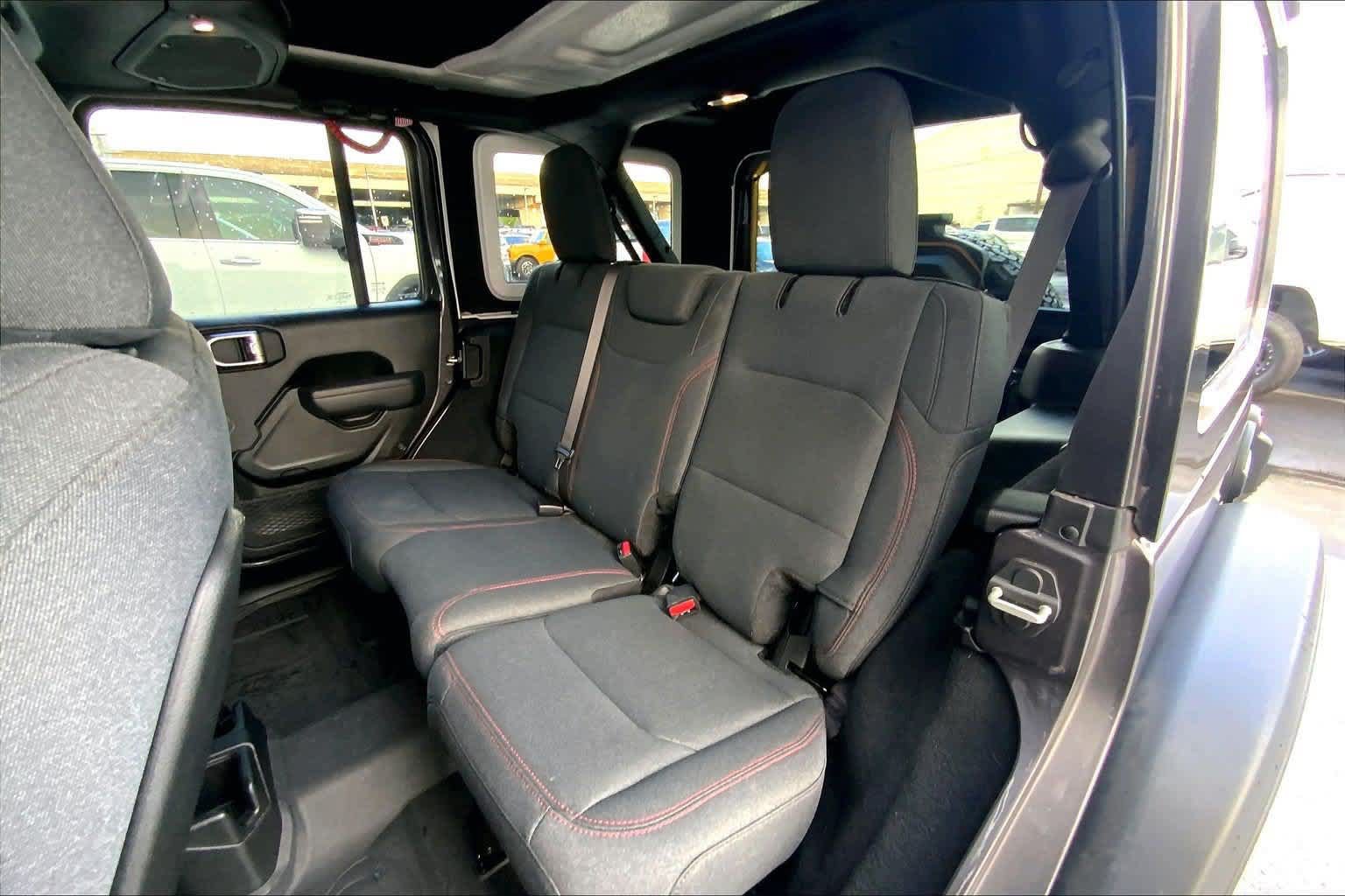 Used 2024 Jeep Wrangler Unlimited Rubicon w/ Safety Group AWD/4WD image 29
