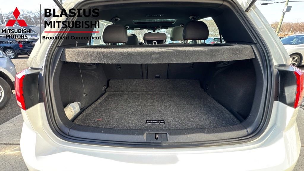 Used 2018 Volkswagen GTI SE image 36