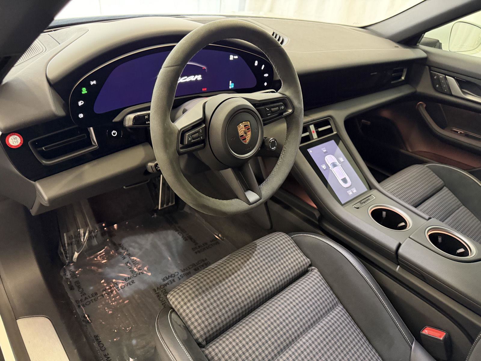 Certified 2025 Porsche Taycan image 4