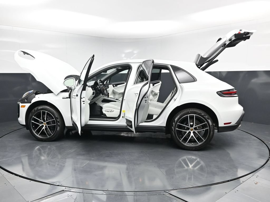 New 2026 Porsche Macan AWD/4WD image 31