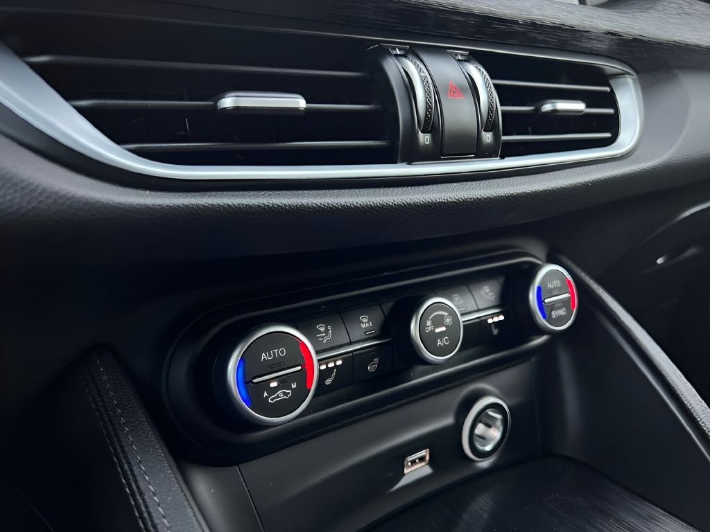Used 2023 Alfa Romeo Stelvio Sprint RWD image 55
