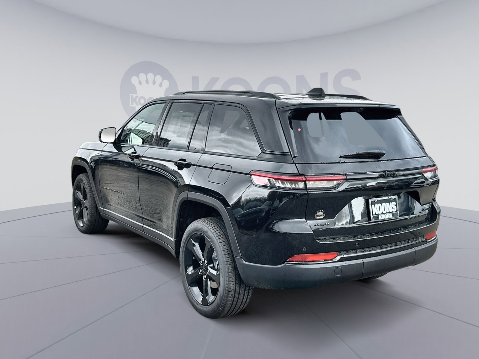 New 2025 Jeep Grand Cherokee Limited w/ Luxury Tech Group II image 4