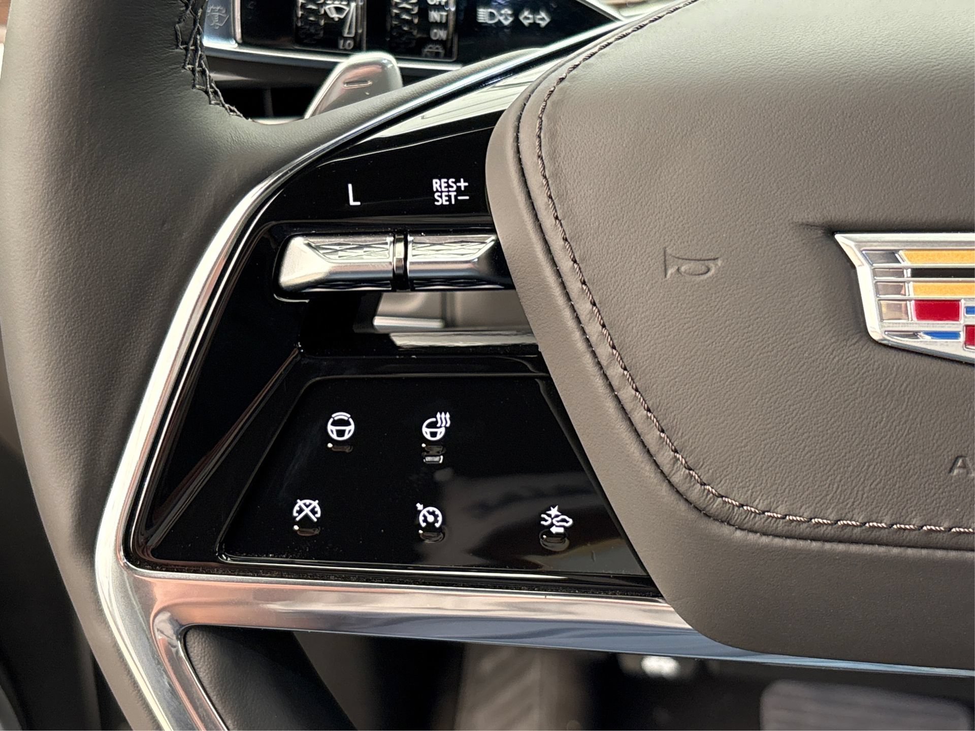 New 2025 Cadillac Escalade ESV Sport Platinum AWD/4WD image 29