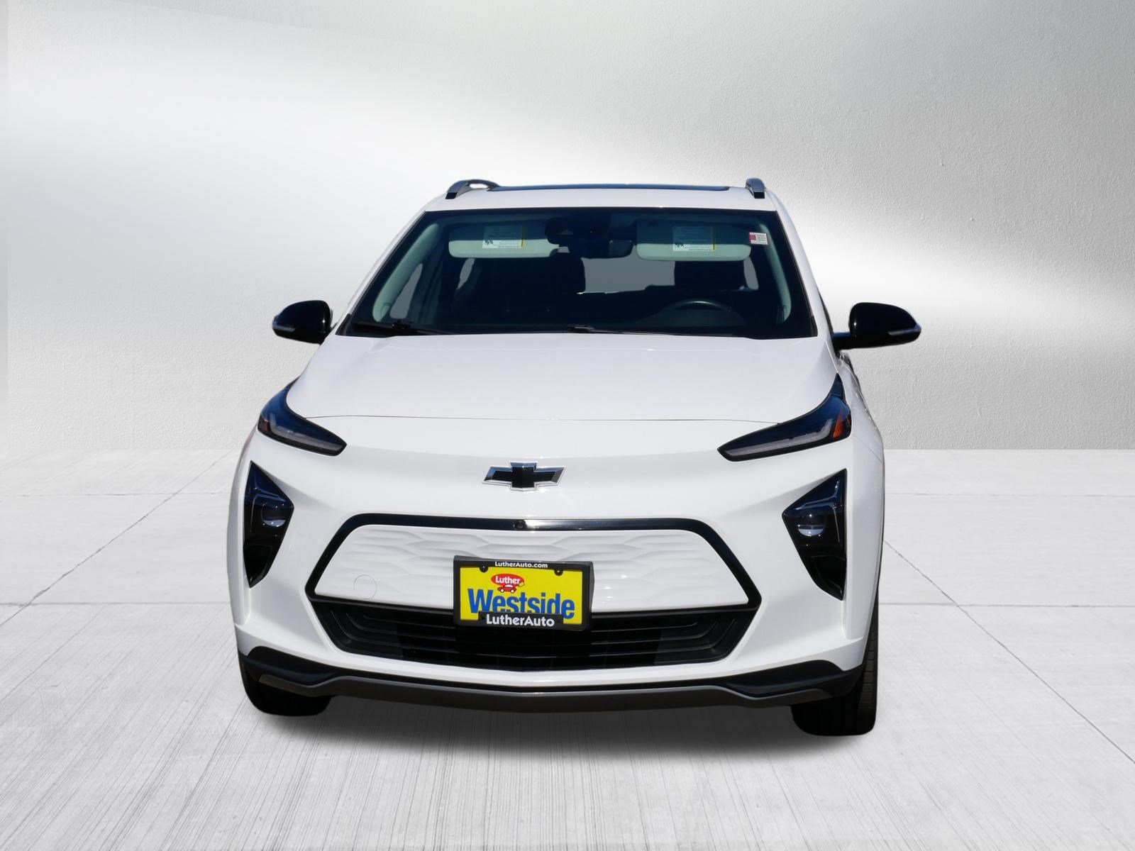 Used 2022 Chevrolet Bolt EUV Premier w/ Sun & Sound Package image 2