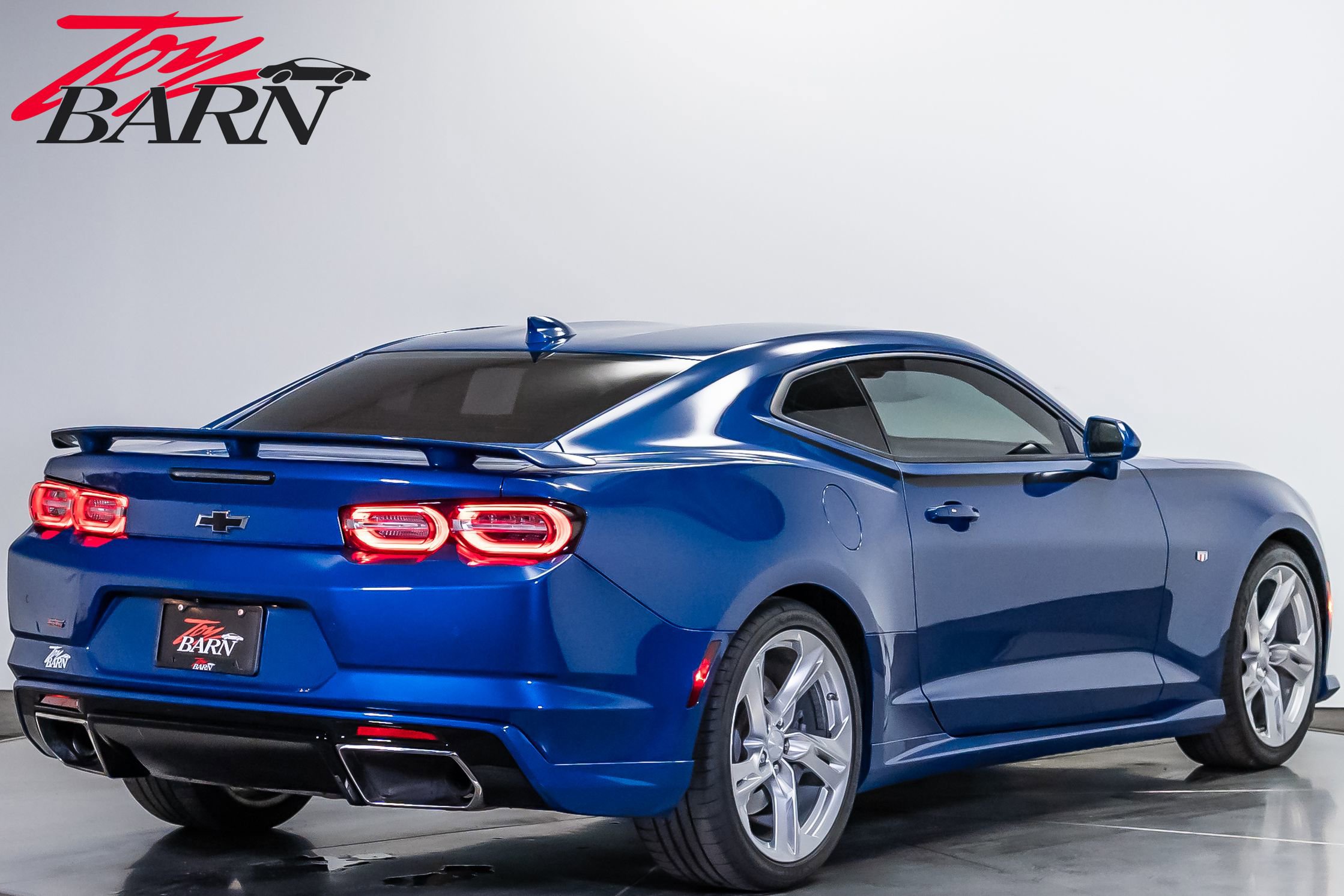 Used 2019 Chevrolet Camaro SS RWD image 5