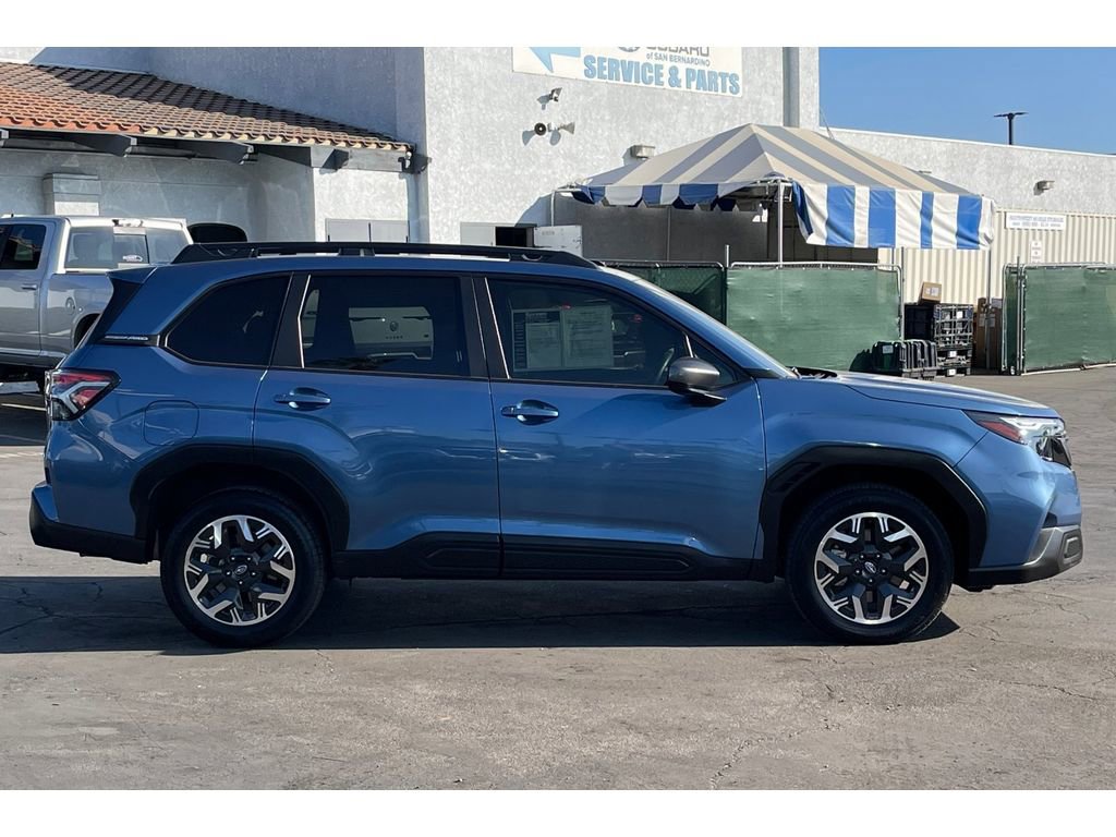 Used 2025 Subaru Forester Premium image 7