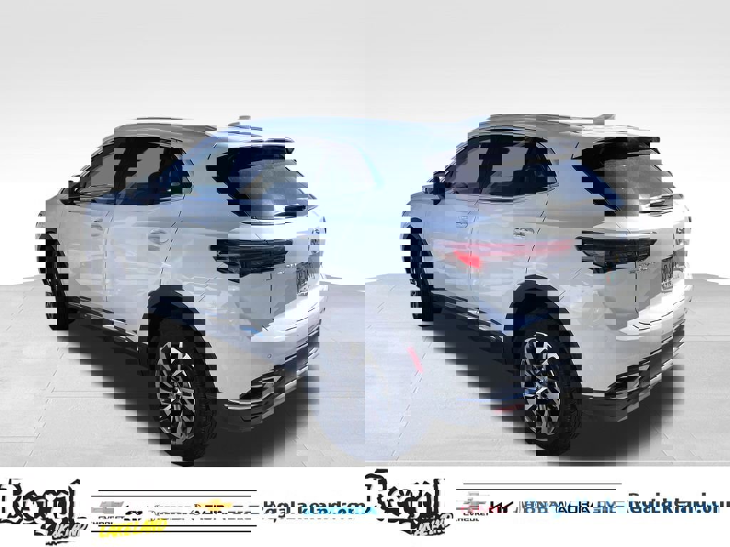 Used 2022 Buick Envision Essence w/ Technology Package I image 3