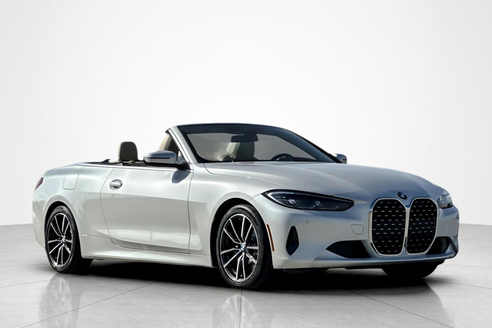 Used 2023 BMW 430i Convertible w/ Convenience Package image 7