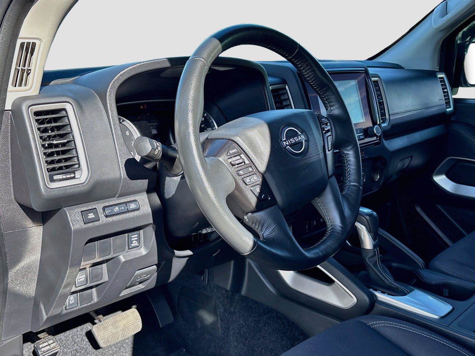 Used 2024 Nissan Frontier SV RWD image 9