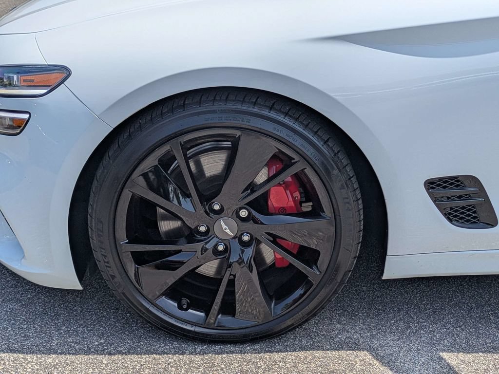 Used 2022 Genesis G70 3.3T RWD image 12