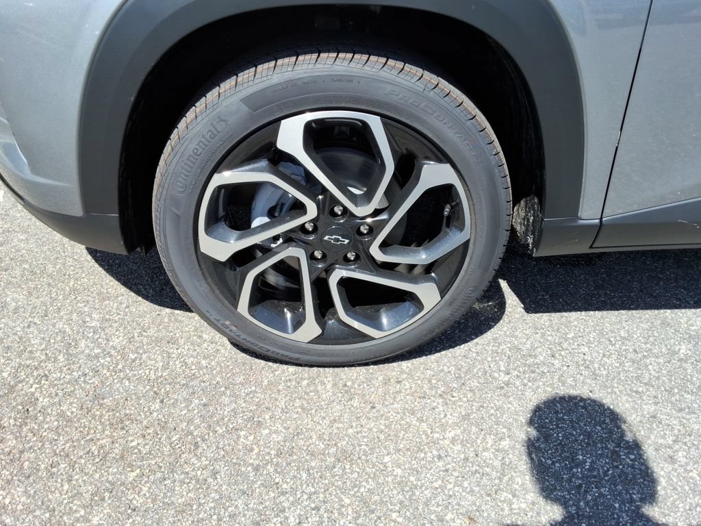 New 2026 Chevrolet Trax RS w/ Sunroof Package FWD image 10