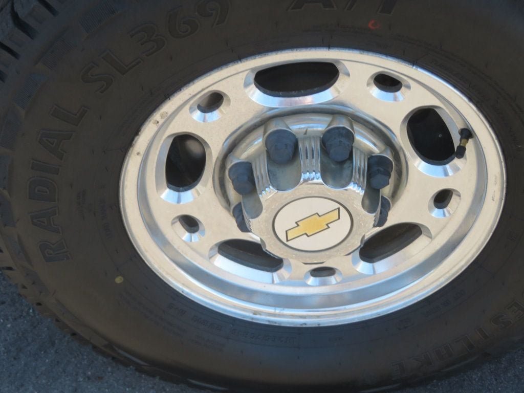 Used 2004 Chevrolet Silverado 2500 LS w/ Skid Plate Package AWD/4WD image 15