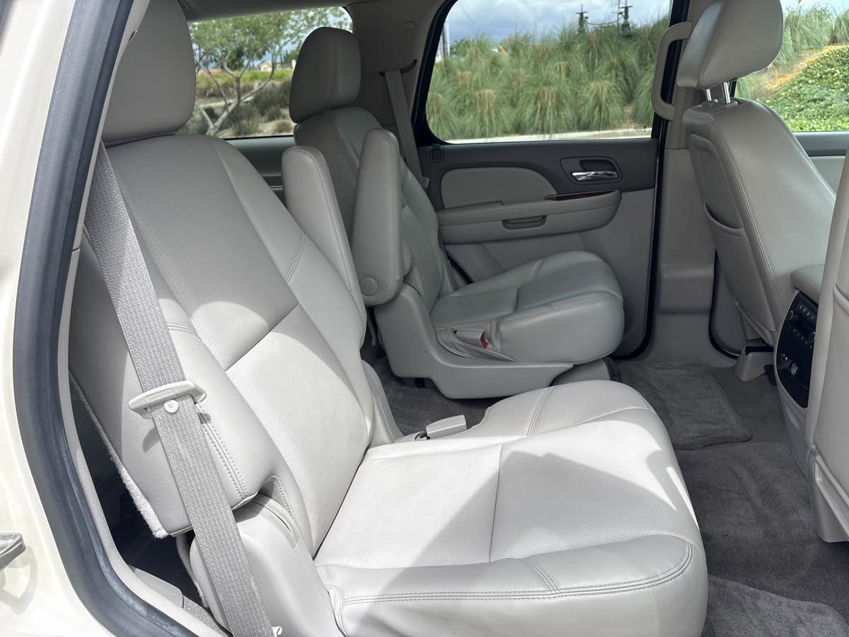 Used 2013 Chevrolet Tahoe LTZ image 16