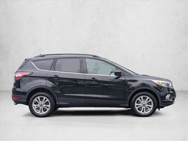 Used 2018 Ford Escape SE w/ SE Sync 3 Package AWD/4WD image 4