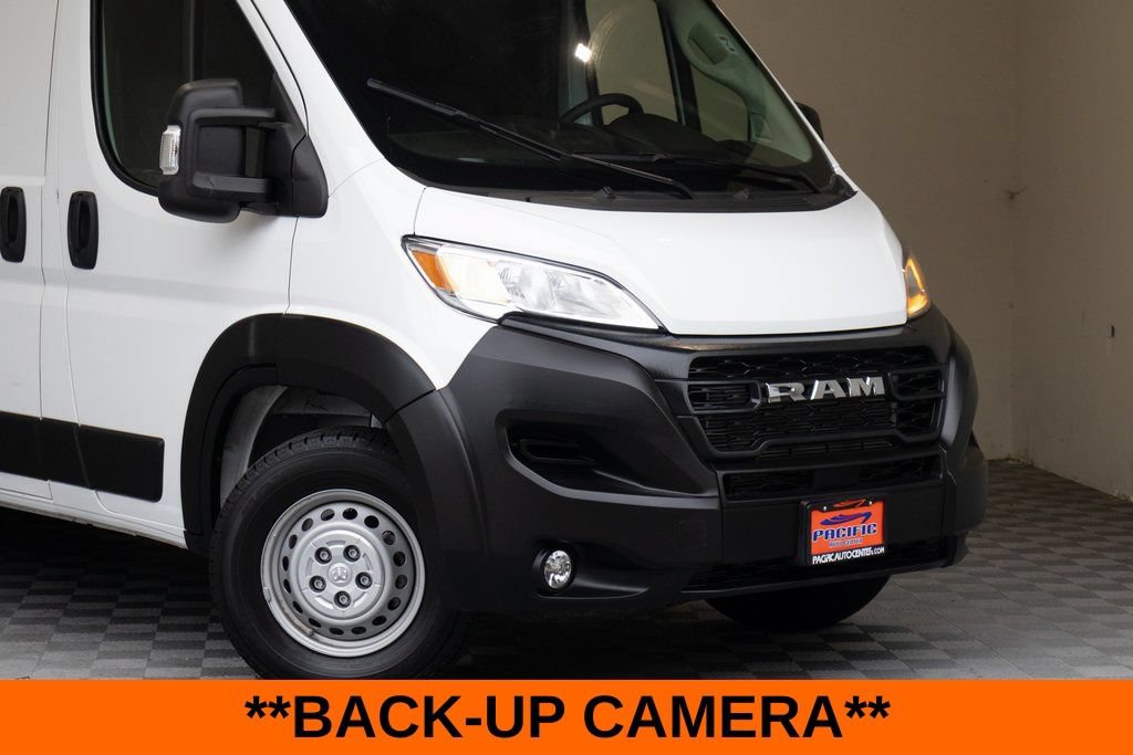 Used 2025 RAM ProMaster 2500 w/ Convenience Group FWD image 3