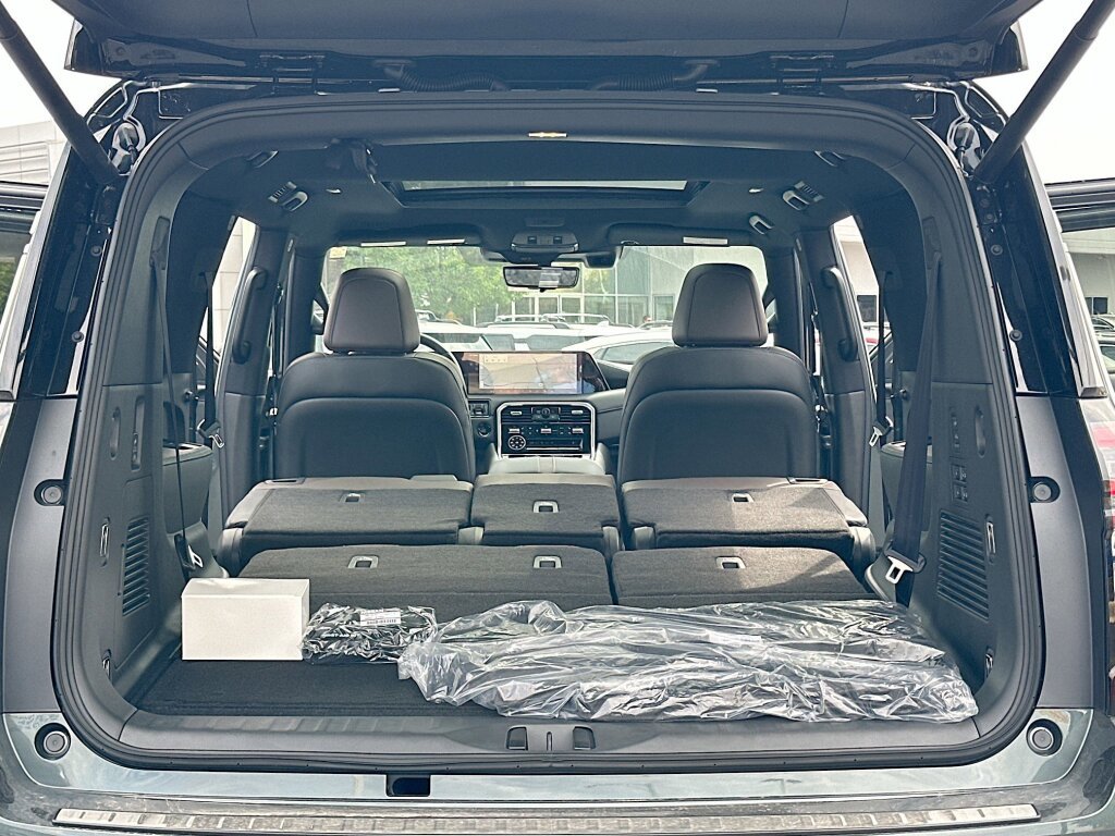 New 2026 Nissan Armada Platinum Reserve image 7