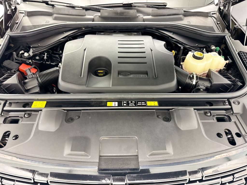 Certified 2025 Land Rover Range Rover SE AWD/4WD image 28