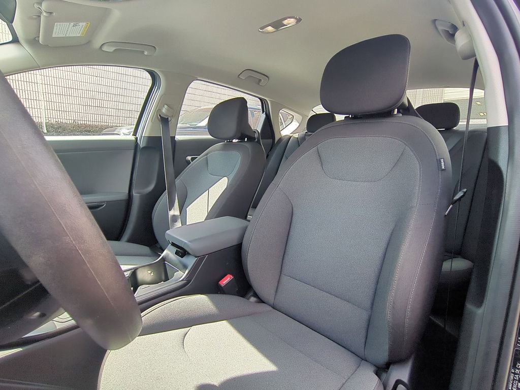 Used 2025 Kia K4 LXS image 24