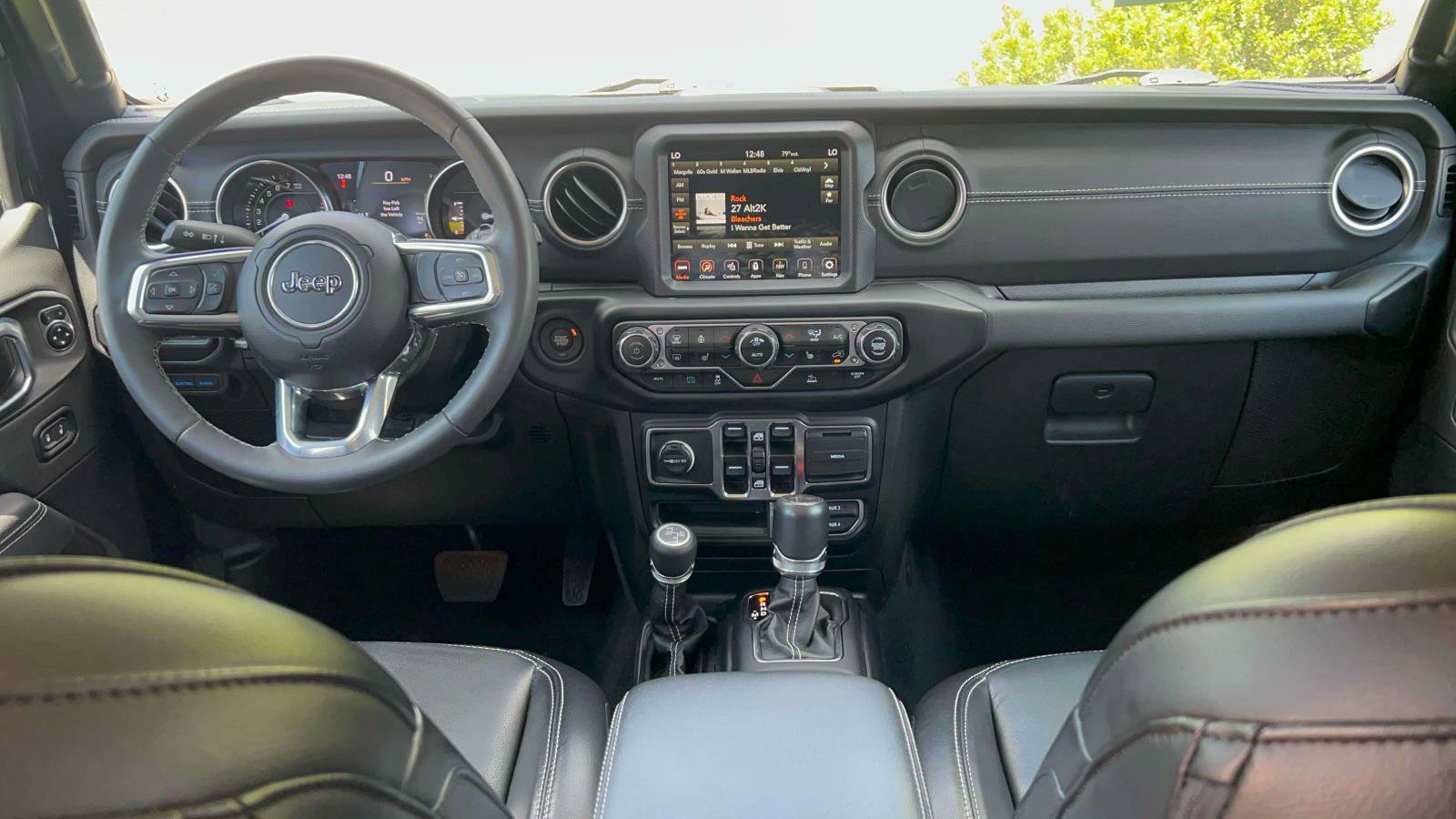 Used 2023 Jeep Wrangler Unlimited Sahara w/ Cold Weather Group AWD/4WD image 26