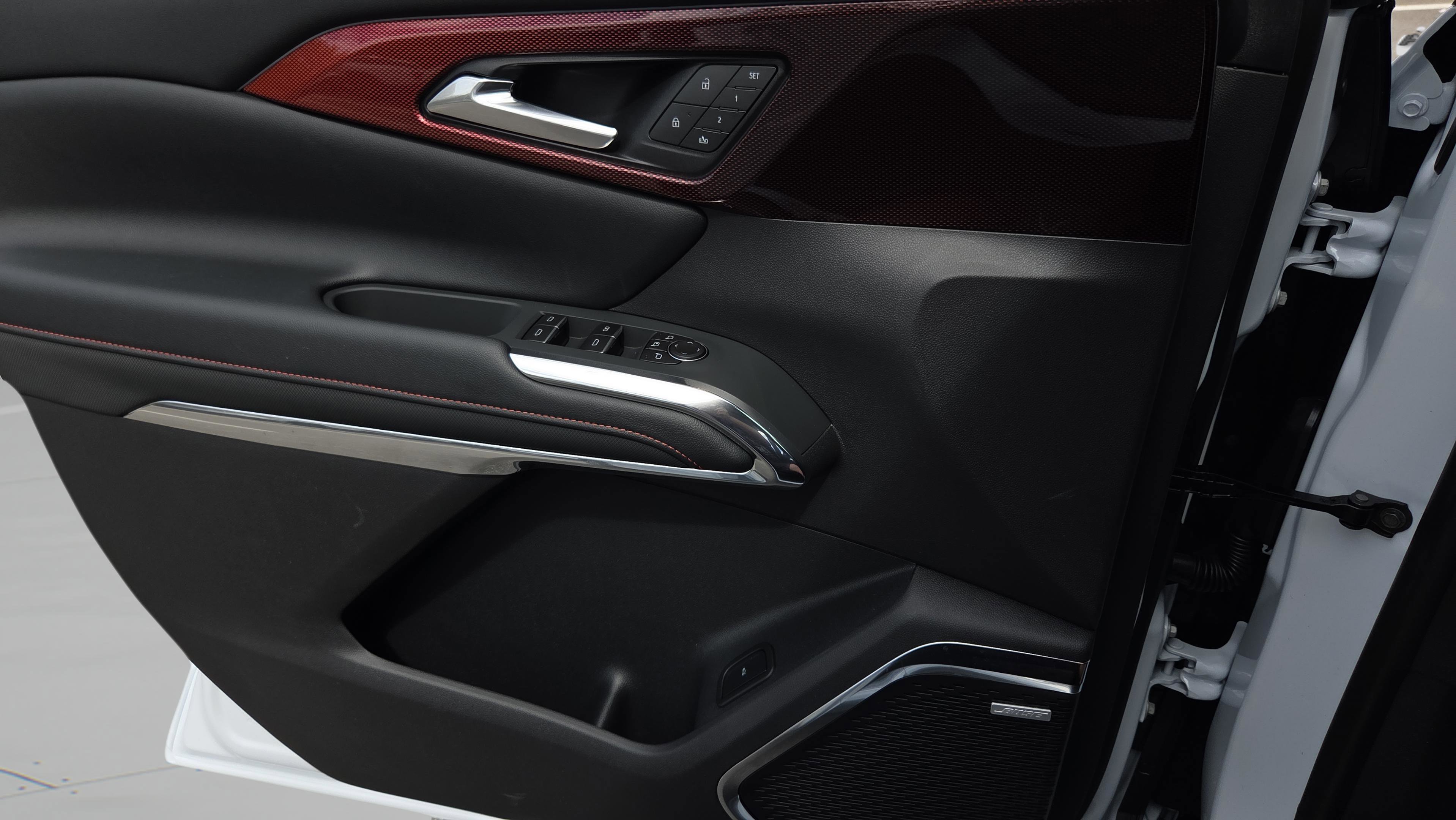 New 2026 Chevrolet Traverse RS w/ LPO, Floor Liner Package FWD image 31