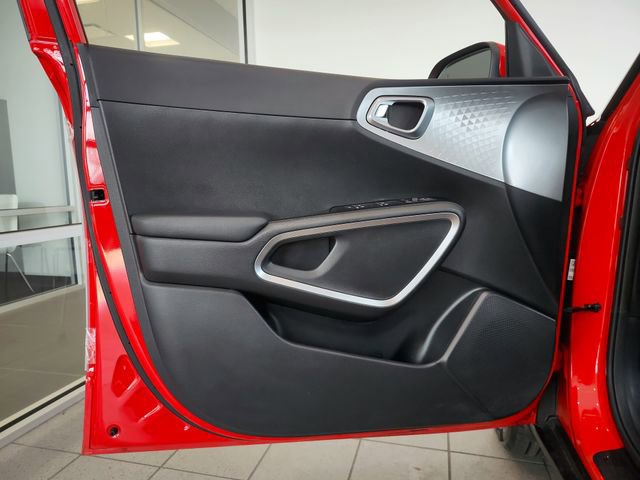 Certified 2023 Kia Soul LX w/ LX Technology Package FWD image 18