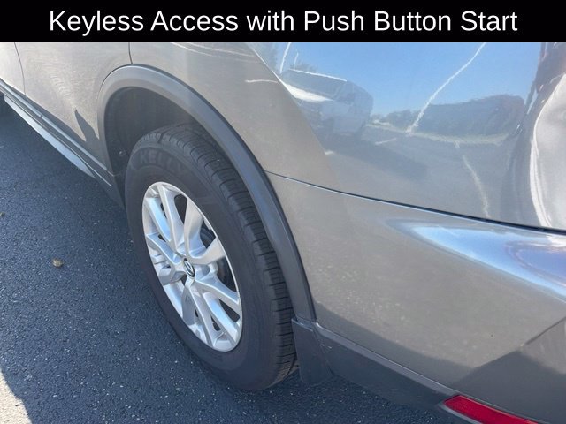 Used 2018 Nissan Rogue SV AWD/4WD image 8