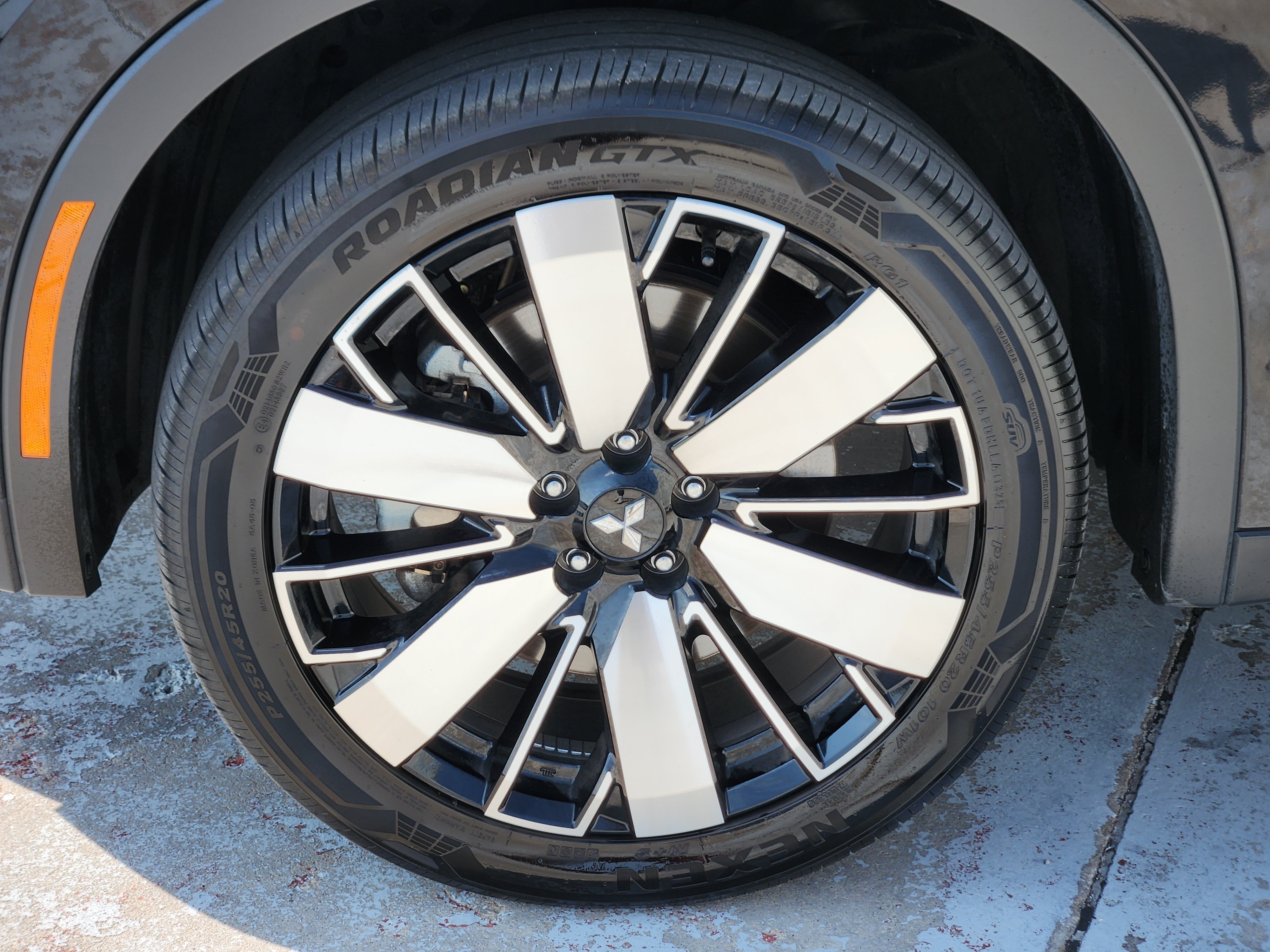 Used 2025 Mitsubishi Outlander SE AWD/4WD image 15
