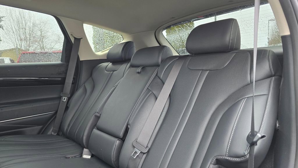 Used 2025 Genesis GV80 2.5T Standard image 17