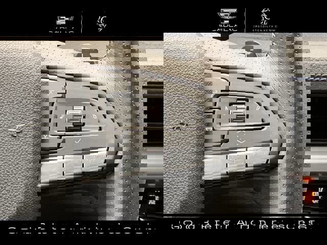 Certified 2025 Cadillac XT4 Sport w/ Cold Weather Package image 18