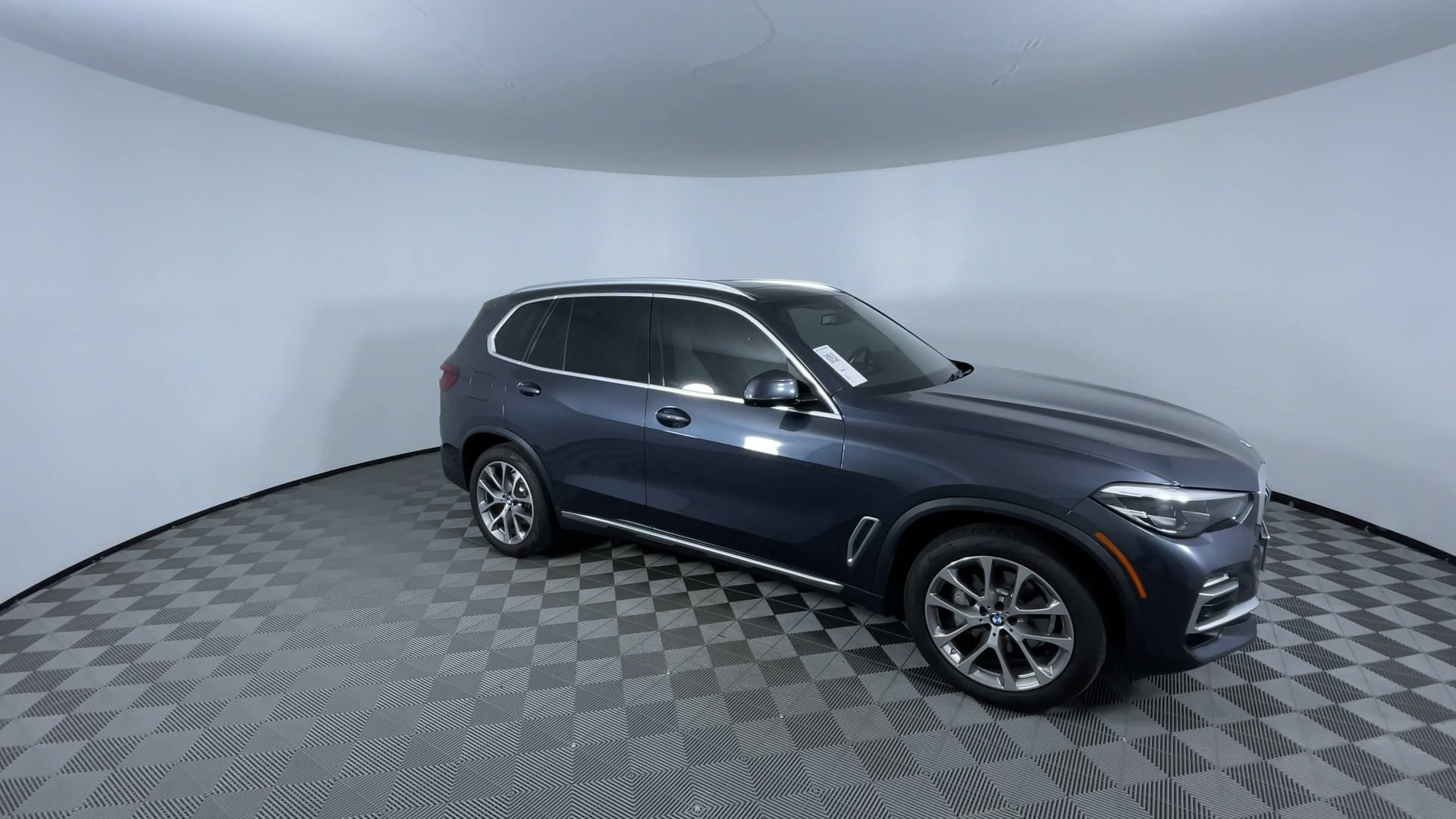 Used 2021 BMW X5 xDrive40i w/ Convenience Package AWD/4WD image 2