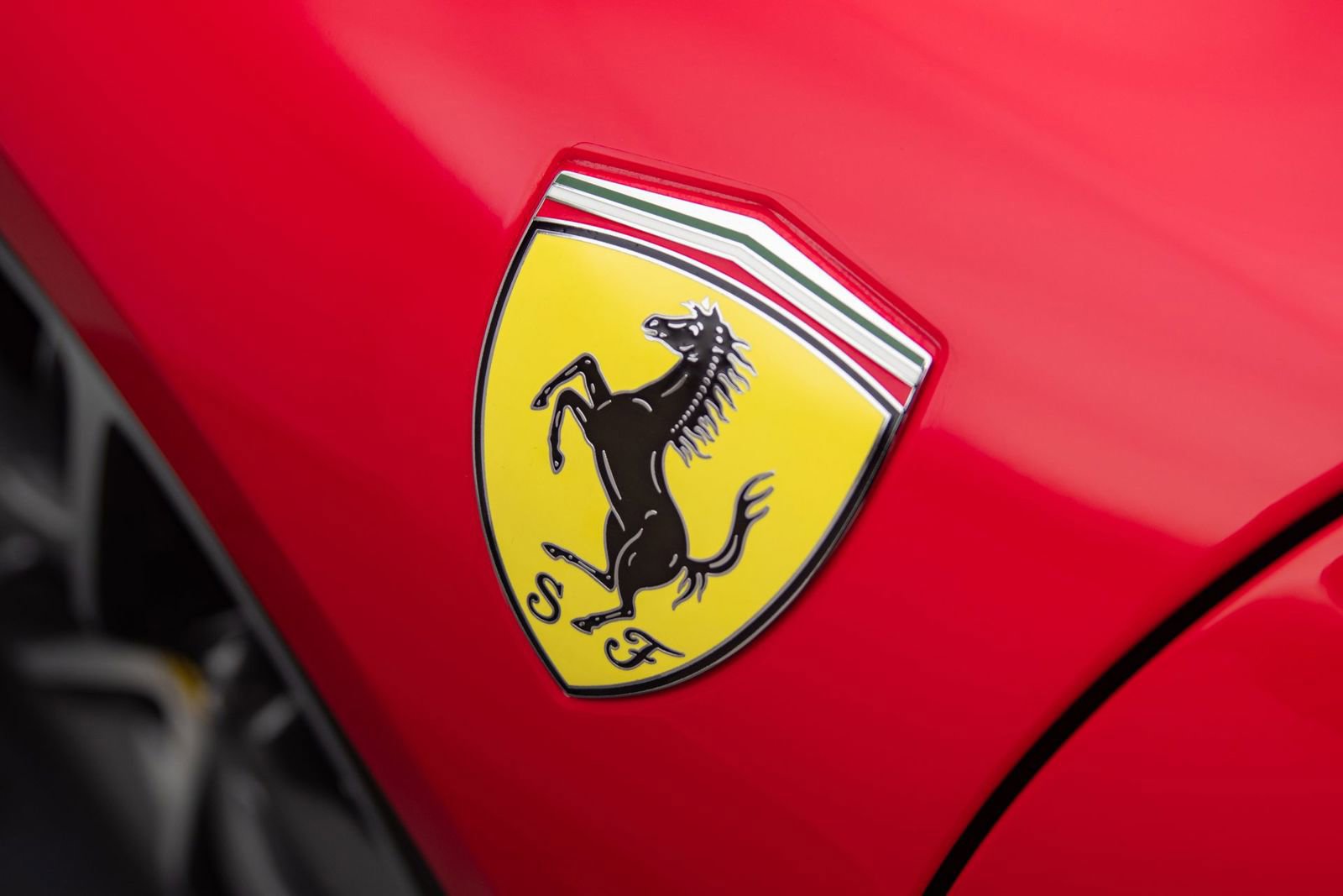 Used 2025 Ferrari 296 GTS RWD image 39