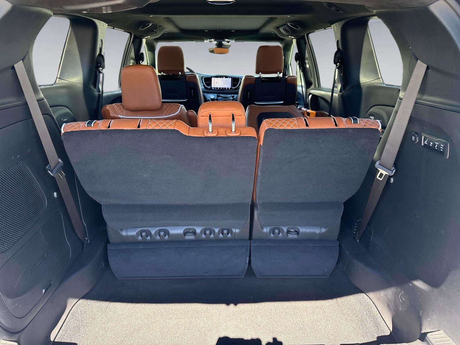 Used 2024 Chrysler Pacifica Pinnacle image 12