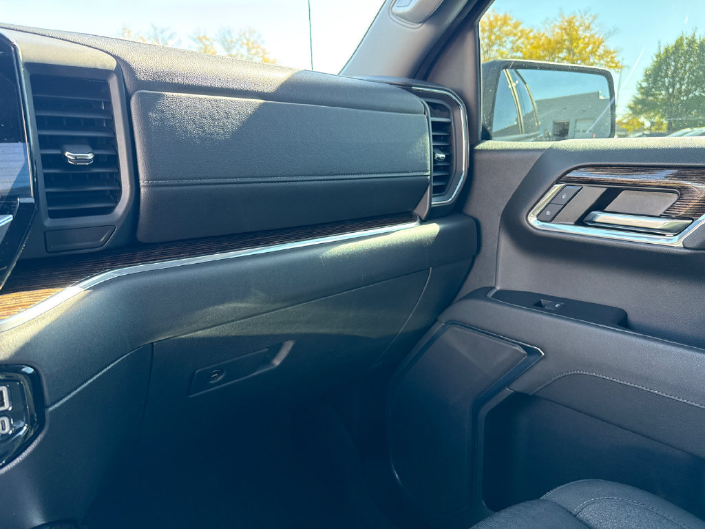 Certified 2024 GMC Sierra 1500 Elevation w/ LPO, Elevation Black Package AWD/4WD image 25