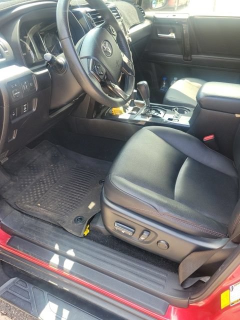 Used 2021 Toyota 4Runner Venture w/ Moonroof Package AWD/4WD image 22