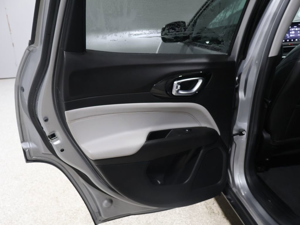 Used 2022 Jeep Compass Limited image 18