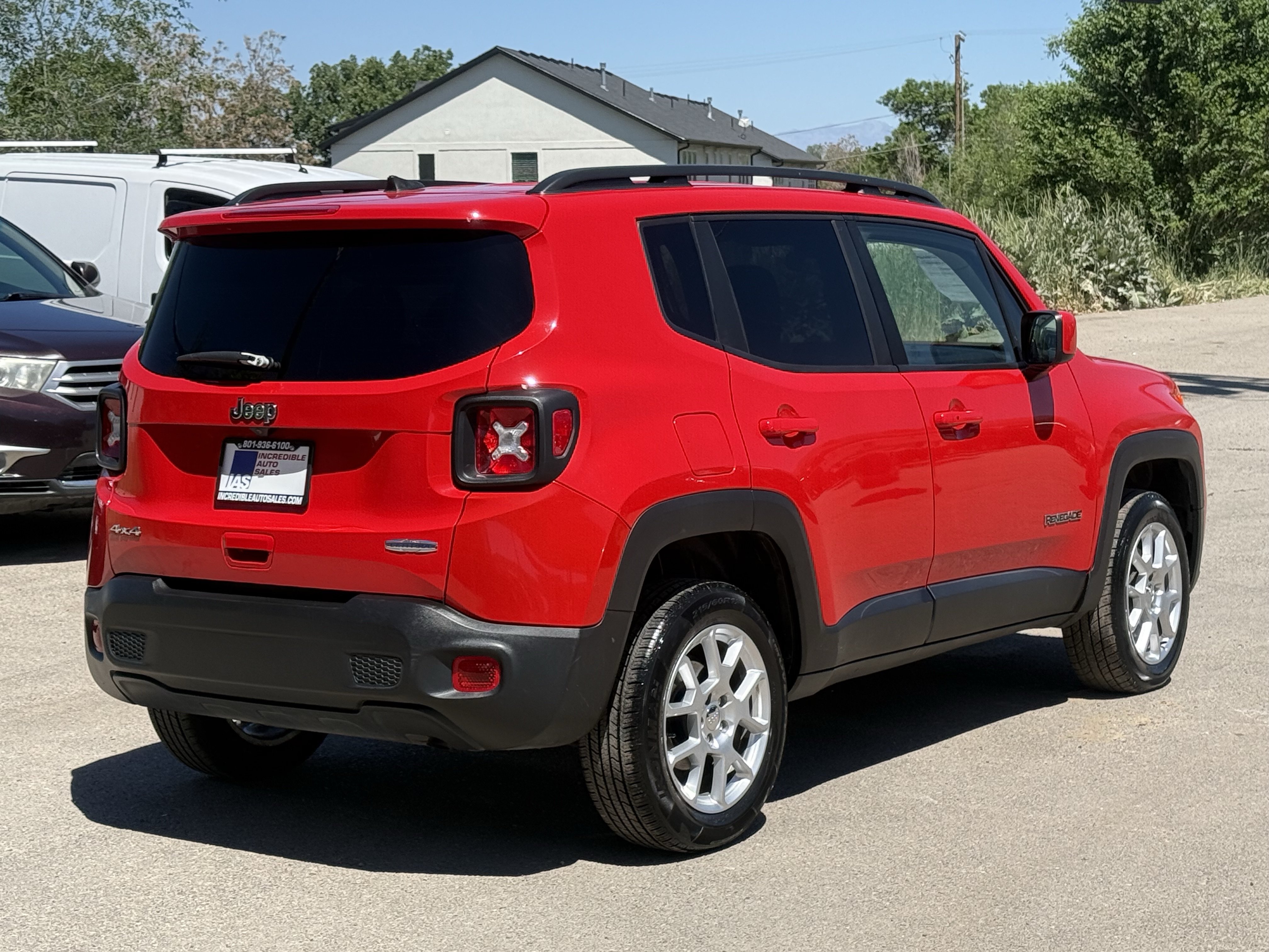 Used 2021 Jeep Renegade Latitude AWD/4WD image 4