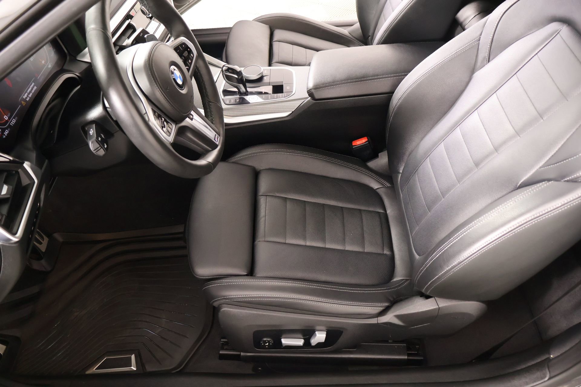 Used 2021 BMW 440i xDrive Coupe w/ Executive Package AWD/4WD image 12