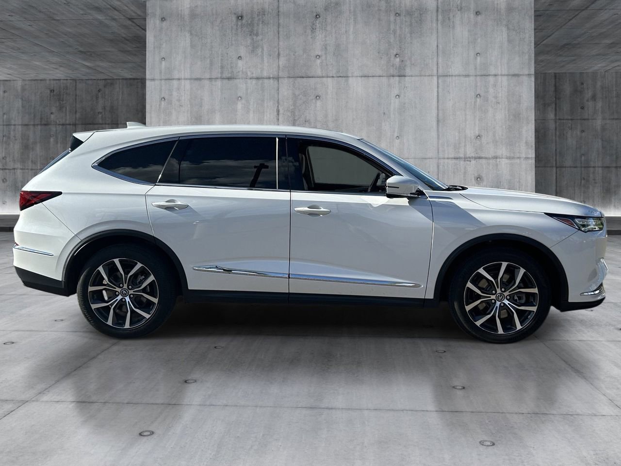 Certified 2023 Acura MDX FWD w/ Technology Package image 6