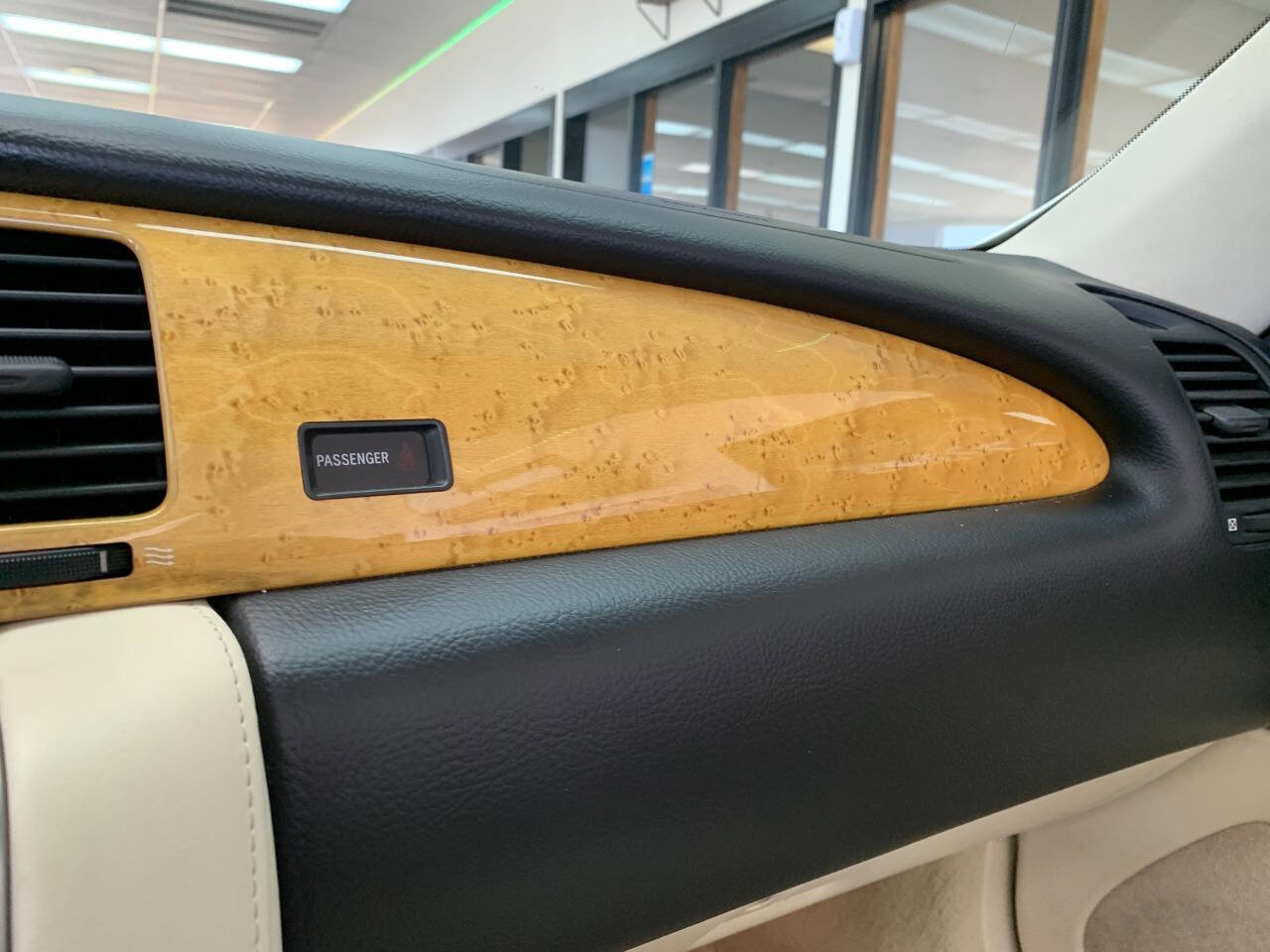 Used 2002 Lexus SC 430 Base 2dr Convertible image 15