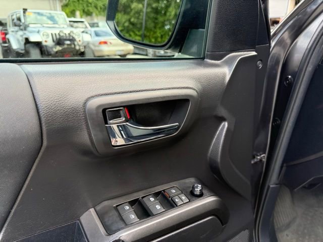 Used 2023 Toyota Tacoma TRD Sport AWD/4WD image 17