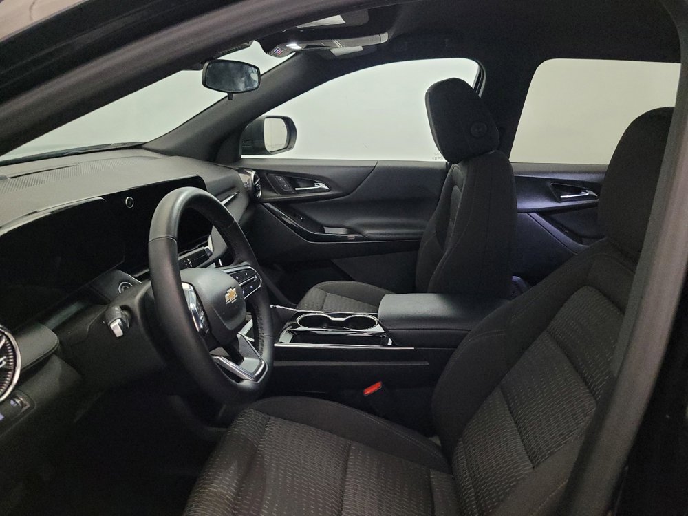 Used 2025 Chevrolet Equinox LT FWD image 17