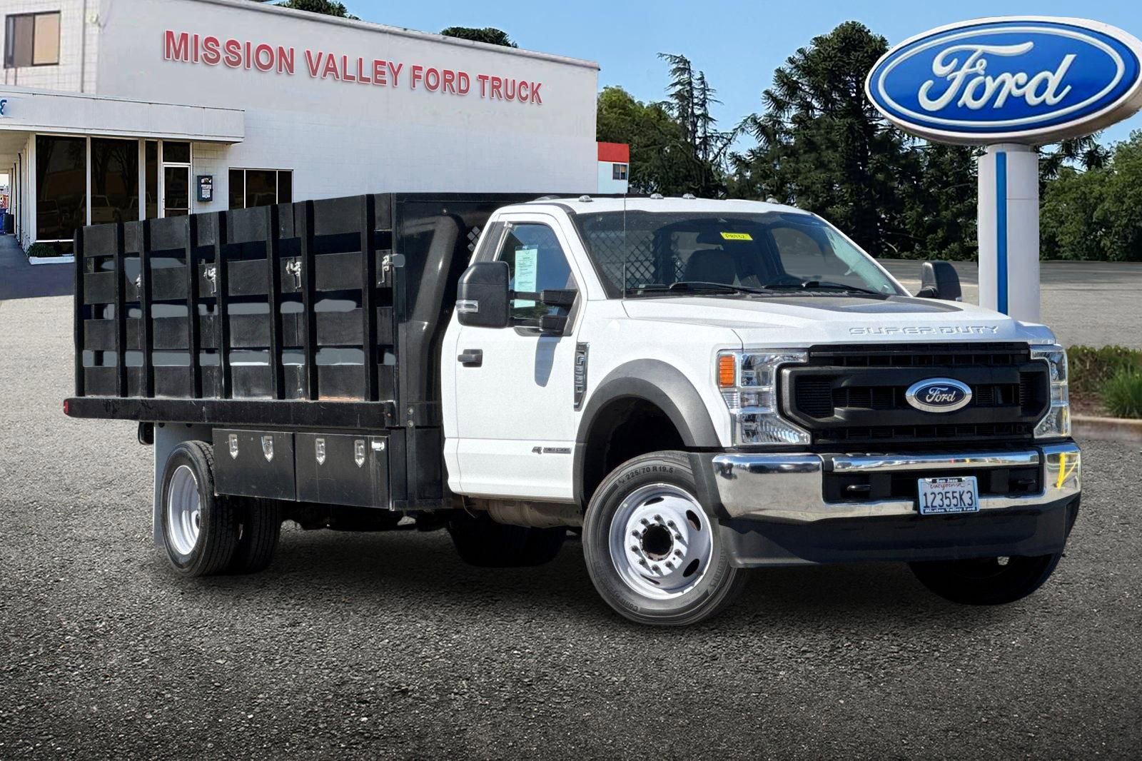 Used 2022 Ford F550 16Ft Stakebed image 2