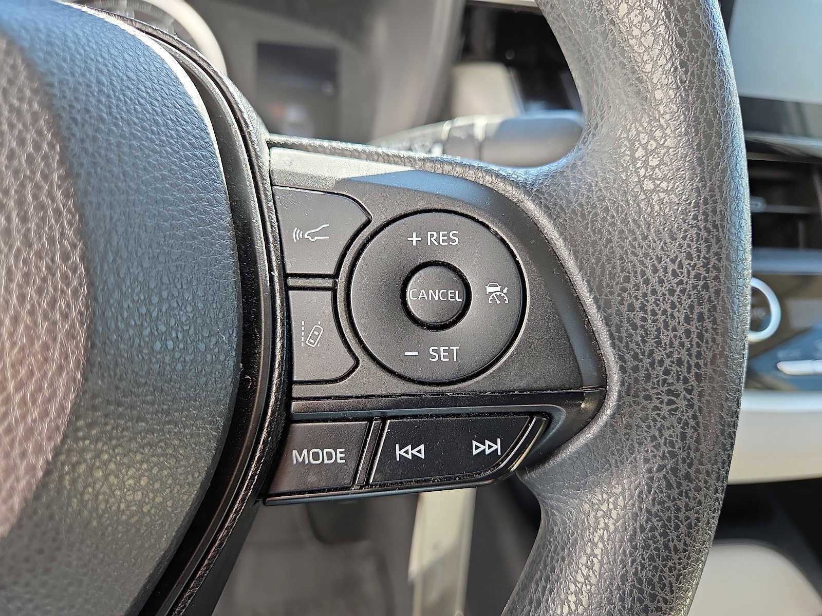 Used 2020 Toyota Corolla LE image 22