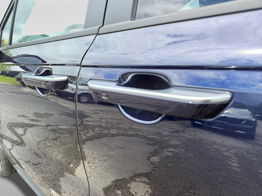 New 2027 Kia Carnival FWD image 30